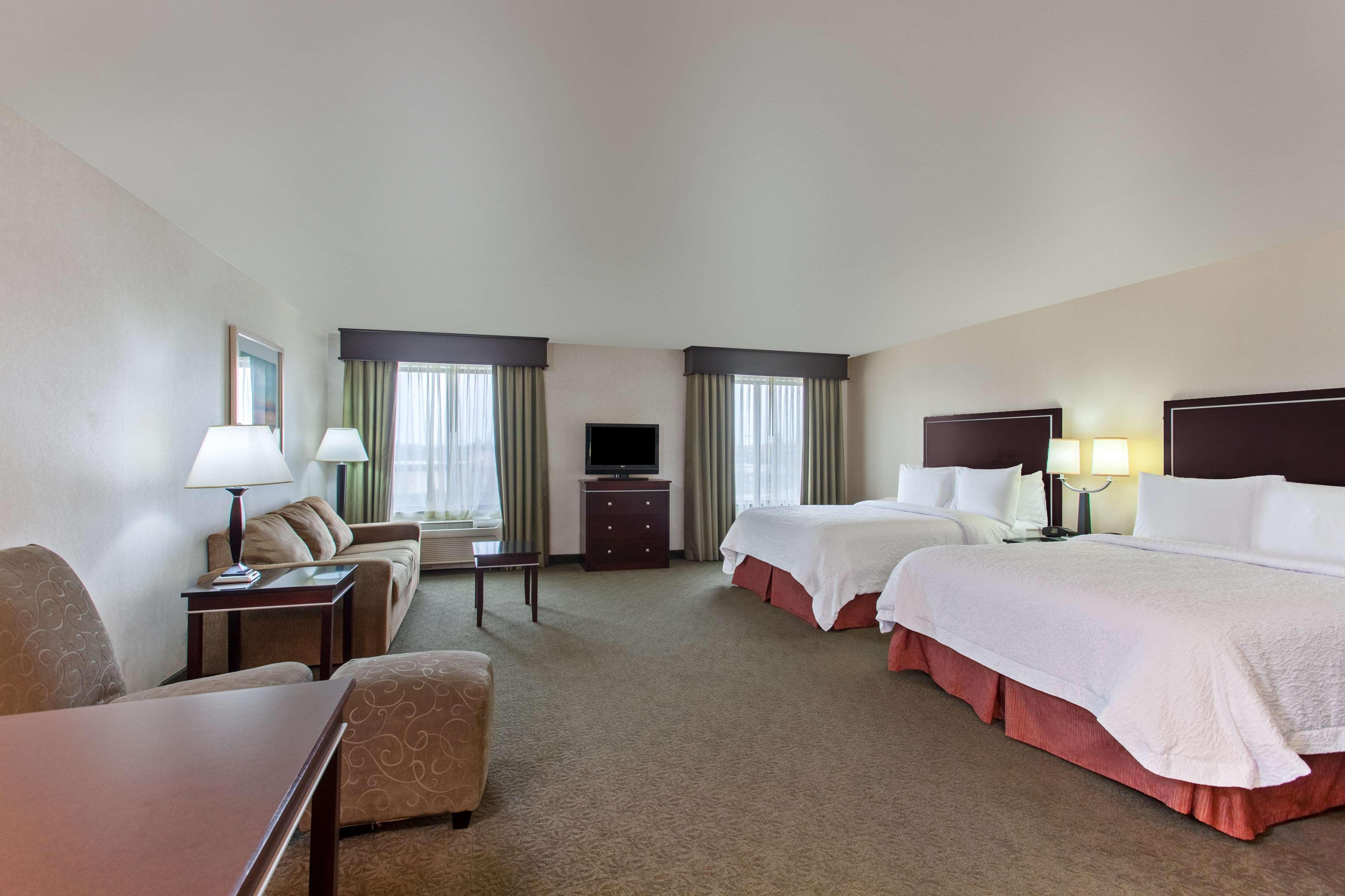 Hampton Inn & Suites Розвилл Экстерьер фото