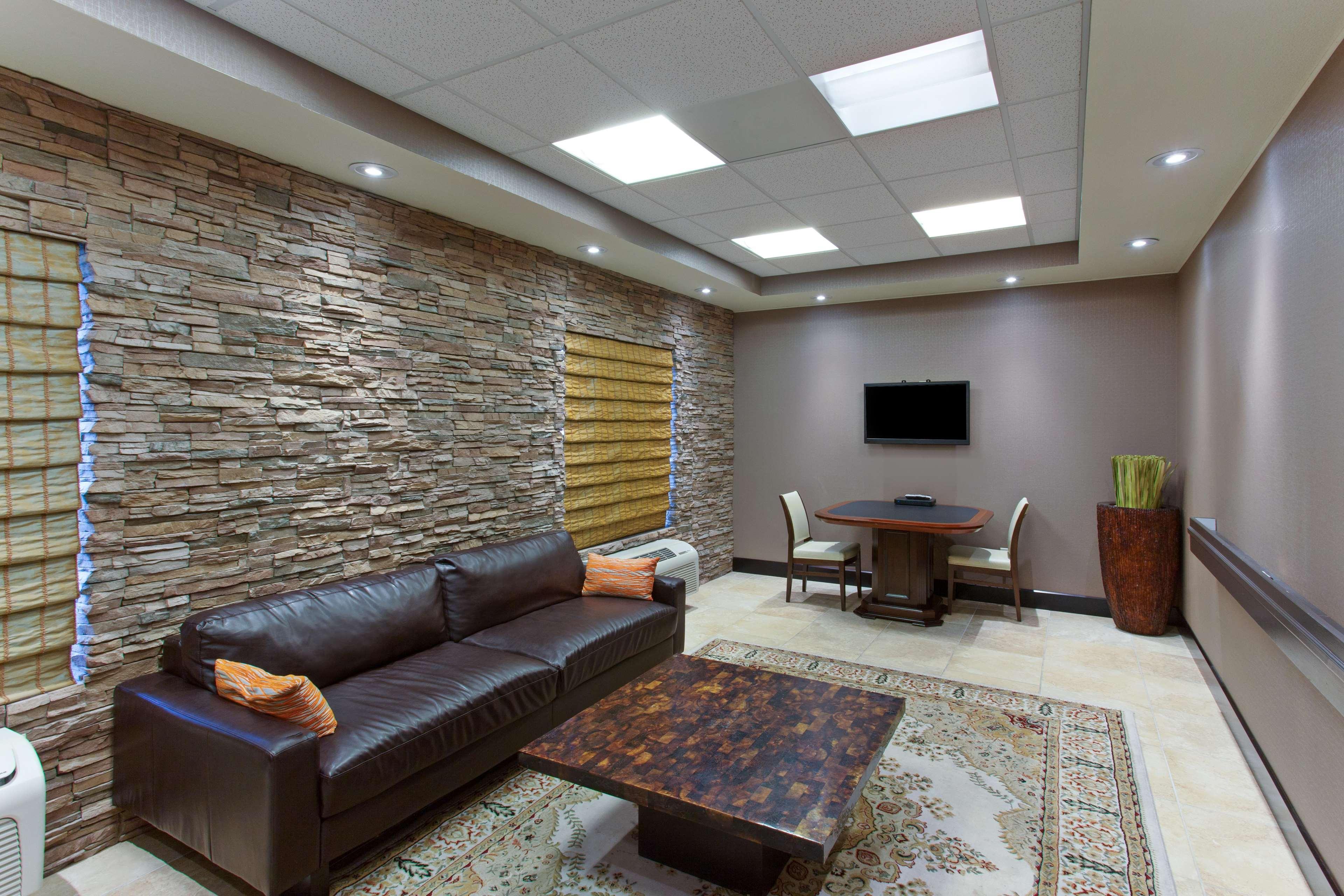 Hampton Inn & Suites Розвилл Экстерьер фото