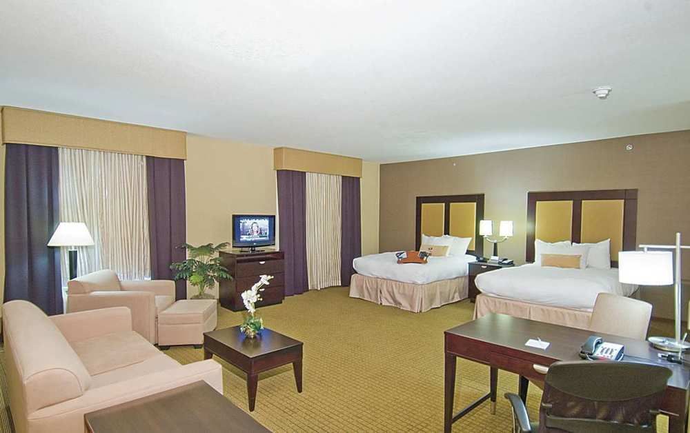 Hampton Inn & Suites Розвилл Экстерьер фото